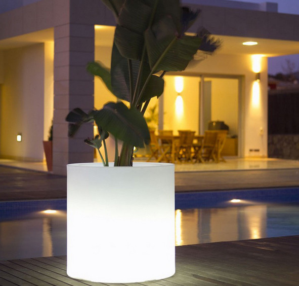 16″ Cordless – Illuminated LED Cylinder Planter