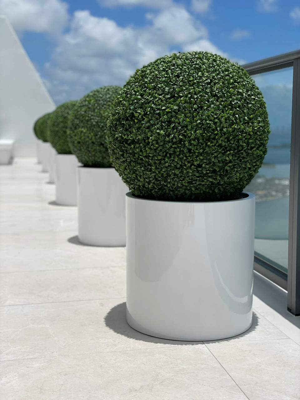 20″ Topiary with Max Fiberglass Vase