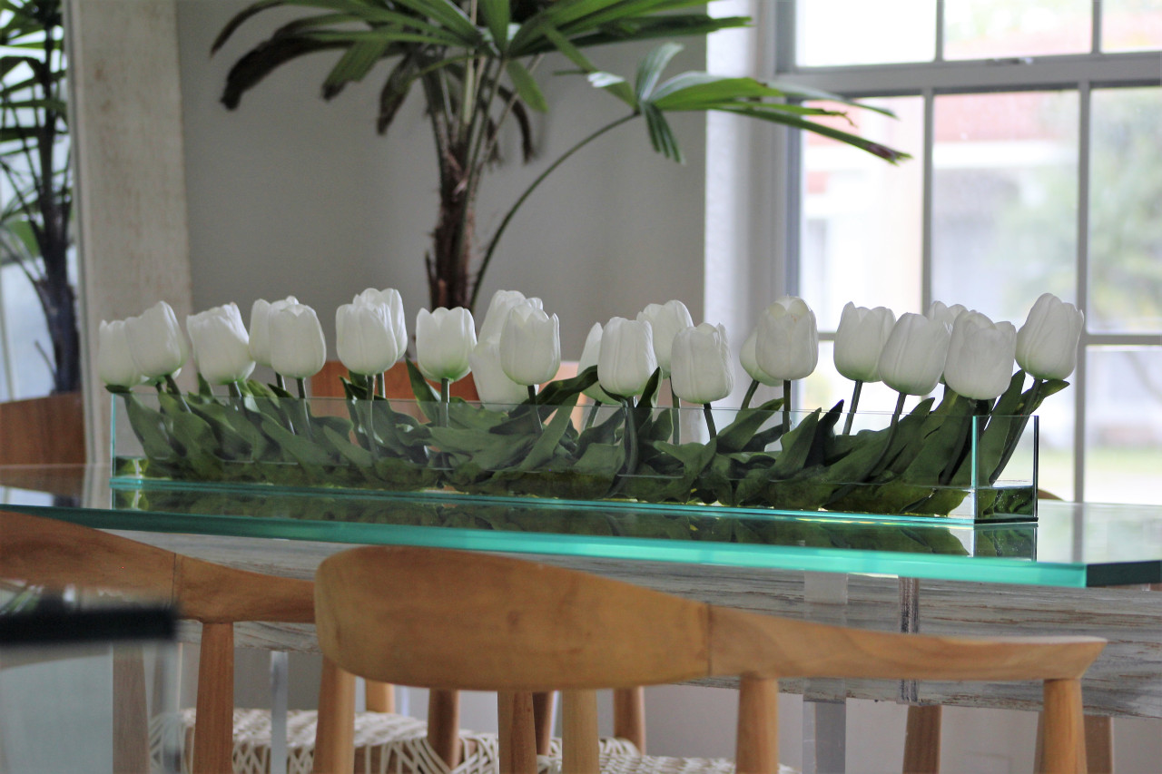 48″ Casa Moderna glass plate planter with white tulips