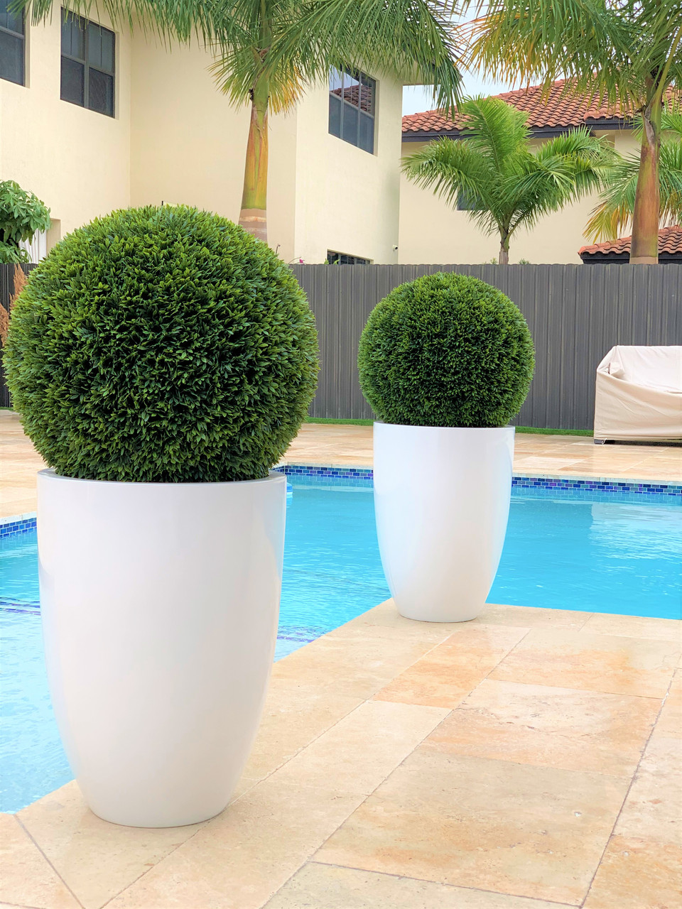 Ben L Fiberglass with 20″ Topiary